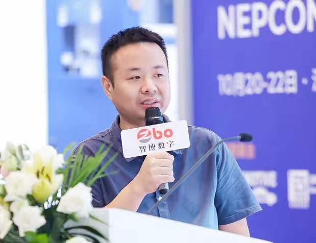 Бити најјачи мозак интелигентних сервисних робота